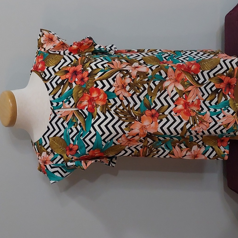 Tacera large woman's multicolor floral print top